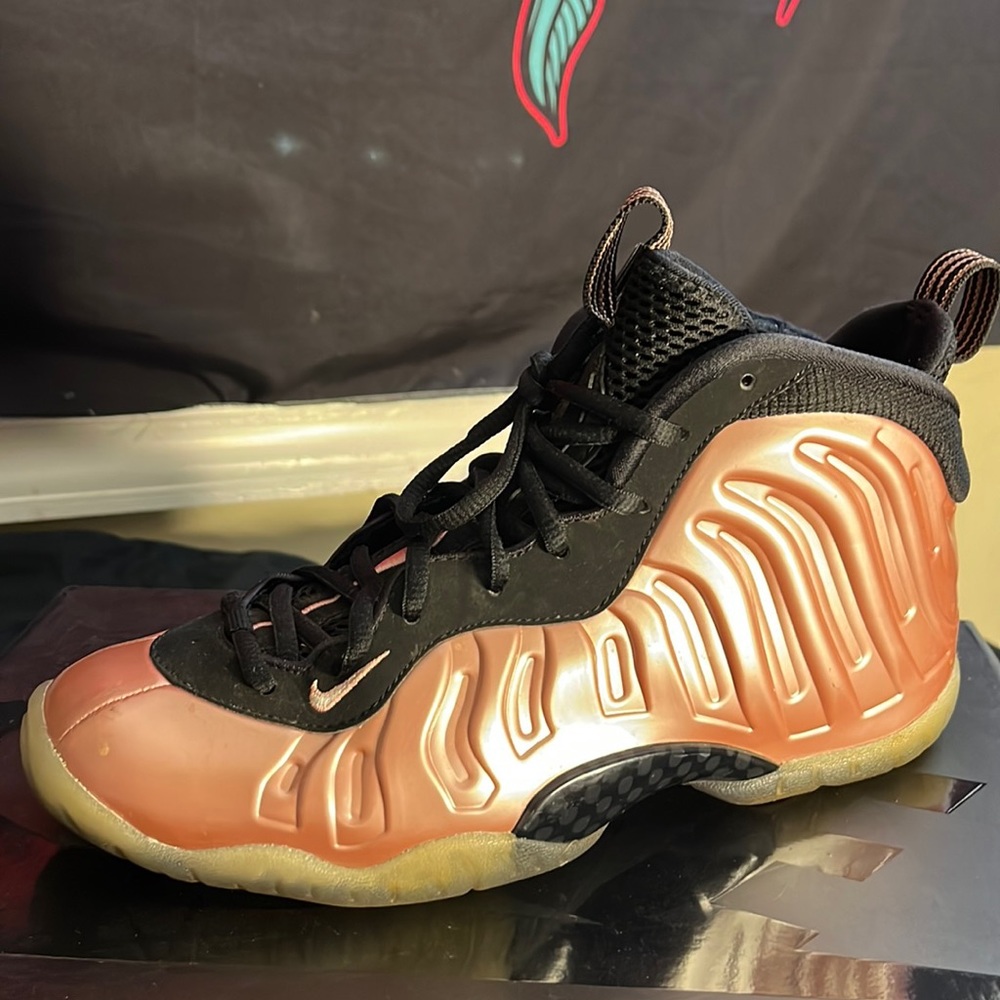 Nike little posite one